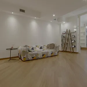 https://savino-baires.italymilanhotels.net